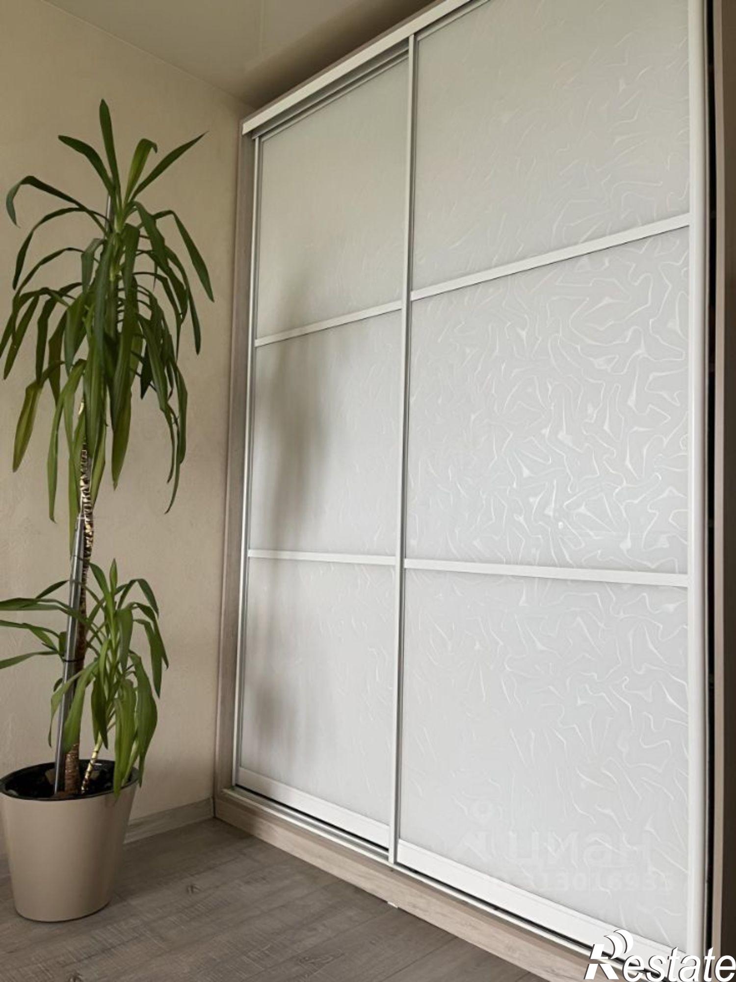 Сдать квартиру за 70 000 рублей на проспект 100-летия Владивостока, 76