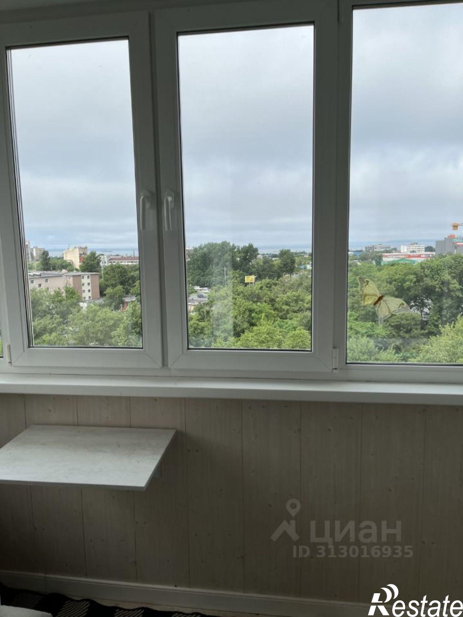 Сдать квартиру за 70 000 рублей на проспект 100-летия Владивостока, 76