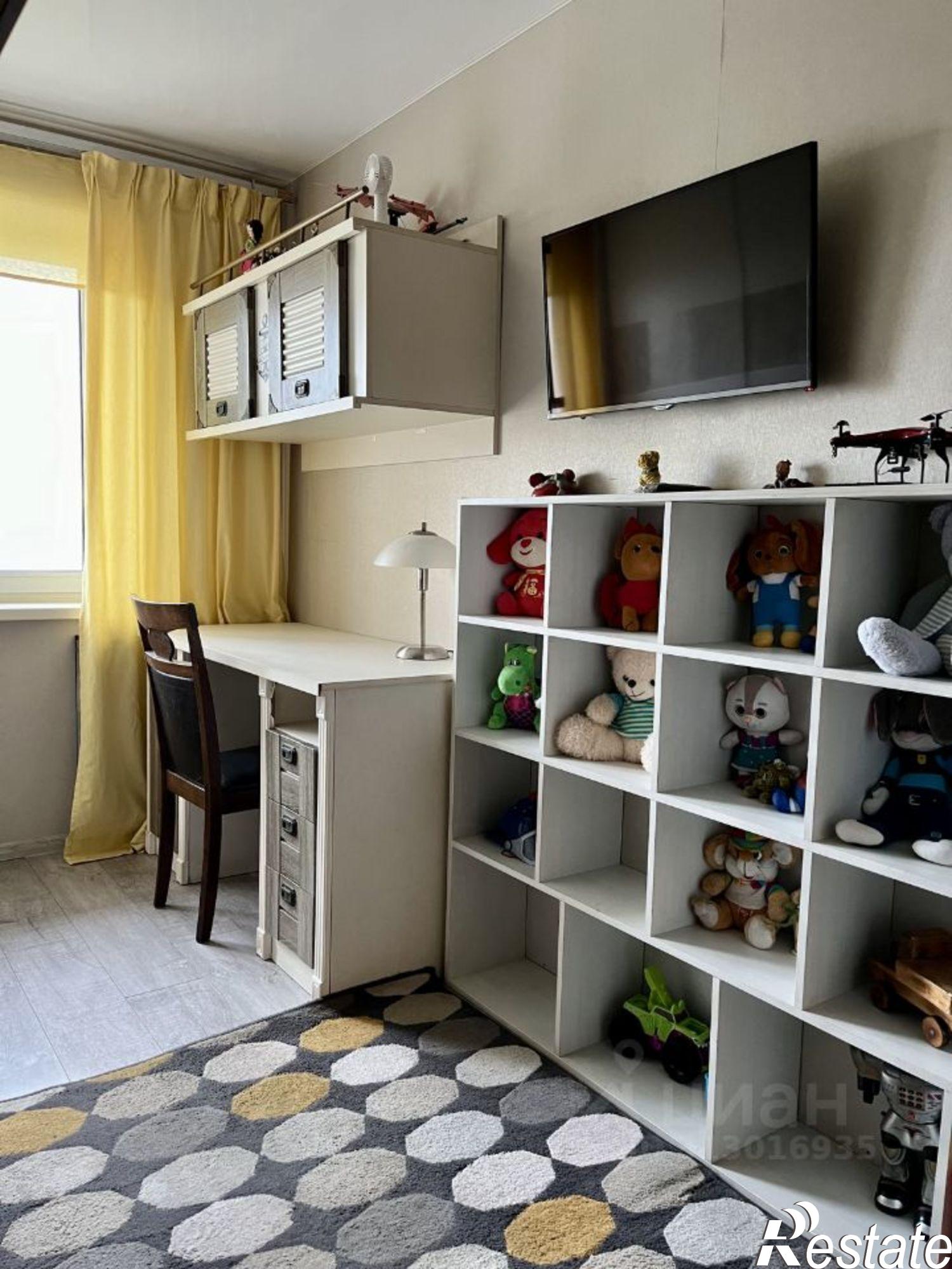 Сдать квартиру за 70 000 рублей на проспект 100-летия Владивостока, 76