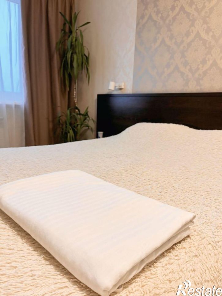 3-комн квартира проспект 100-летия Владивостока, 76,  д. 76