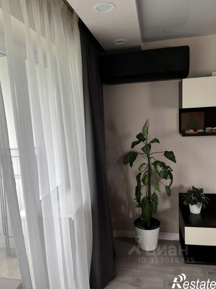 3-комн квартира проспект 100-летия Владивостока, 76,  д. 76