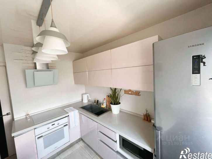 3-комн квартира проспект 100-летия Владивостока, 76,  д. 76