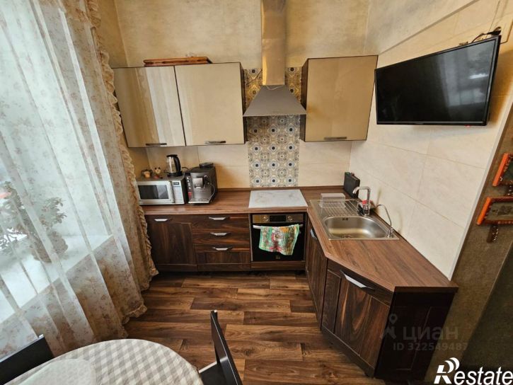 2-комн квартира Луговая улица, 21,  д. 21