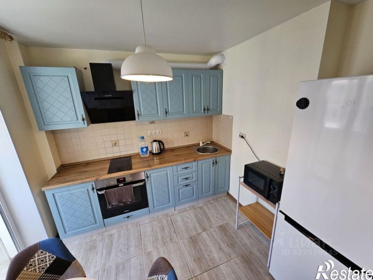 2-комн квартира ул Прапорщика Комарова, 42,  д. 42