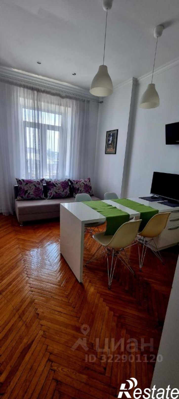 3-комн квартира Светланская улица, 87,  д. 87