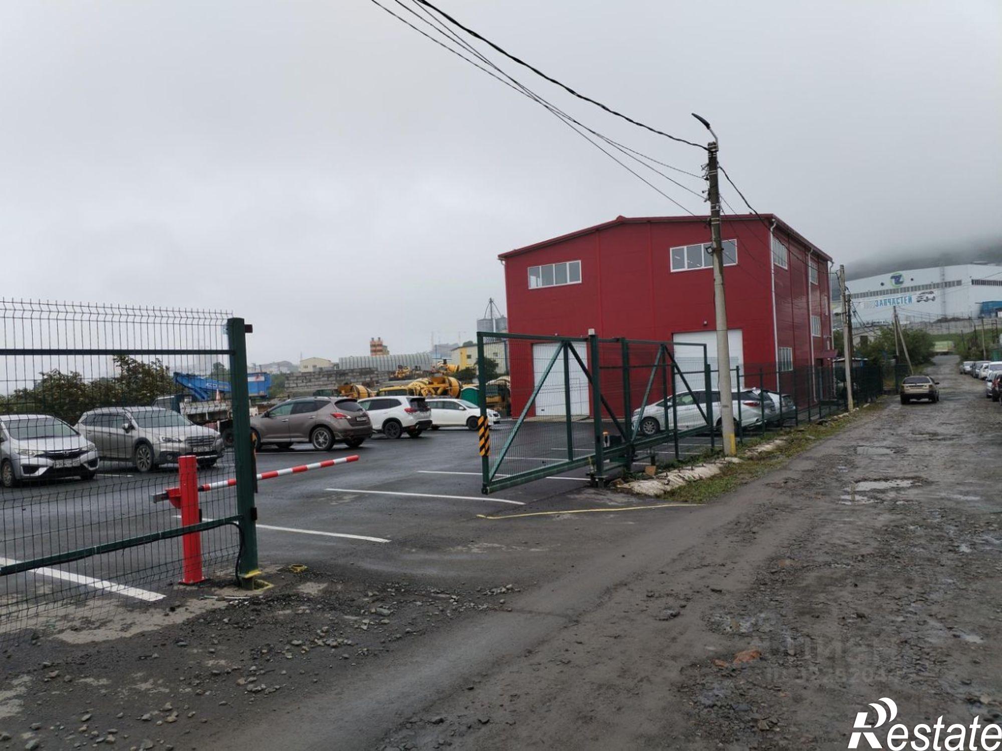 Купить офис, помещение под офис за 110 001 000 рублей на Днепровская улица, 83