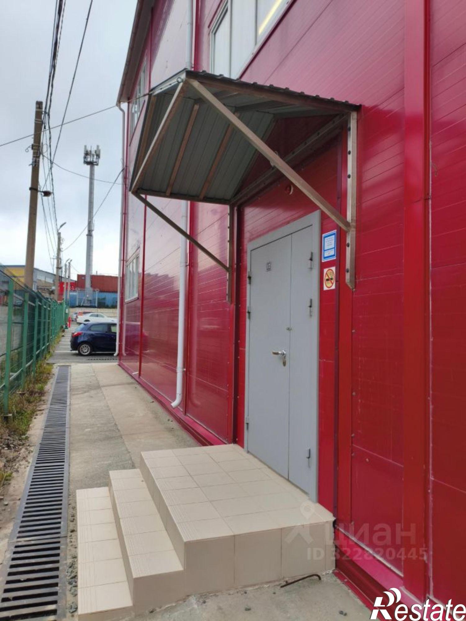 Купить офис, помещение под офис за 110 001 000 рублей на Днепровская улица, 83