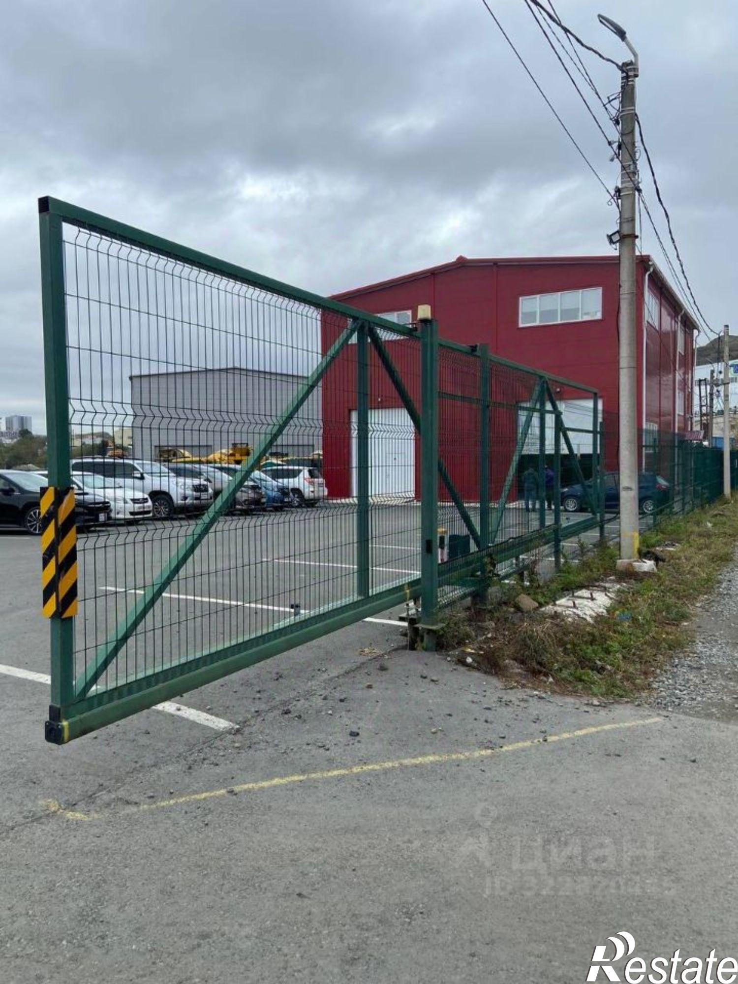 Купить офис, помещение под офис за 110 001 000 рублей на Днепровская улица, 83