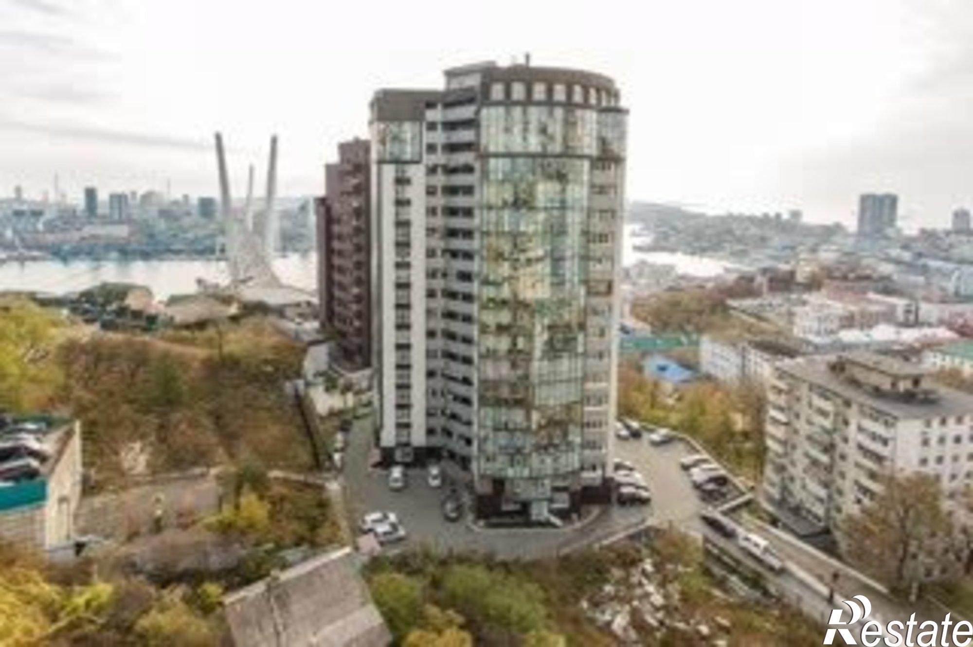 Купить квартиру за 30 000 000 рублей на ул Полонского, 4