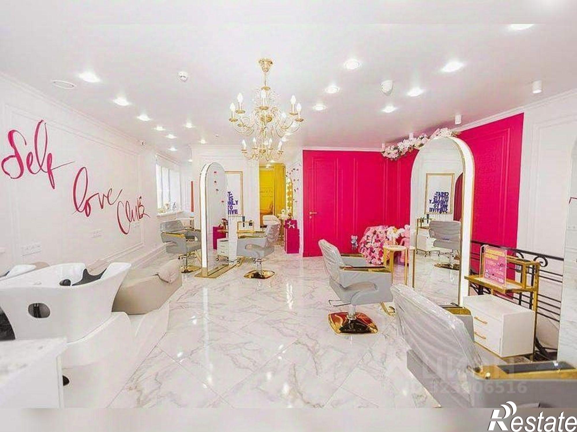 Купить помещение свободного назначения за 12 899 700 рублей на ул Московская, 1 2