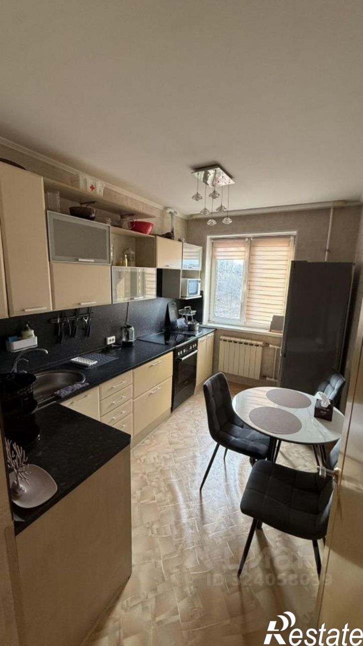 2-комн квартира улица Вице-Адмирала Сабанеева, 19,  д. 19