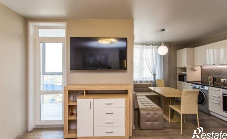 1-комн квартира пр-кт 100-летия Владивостока, 180,  д. 180