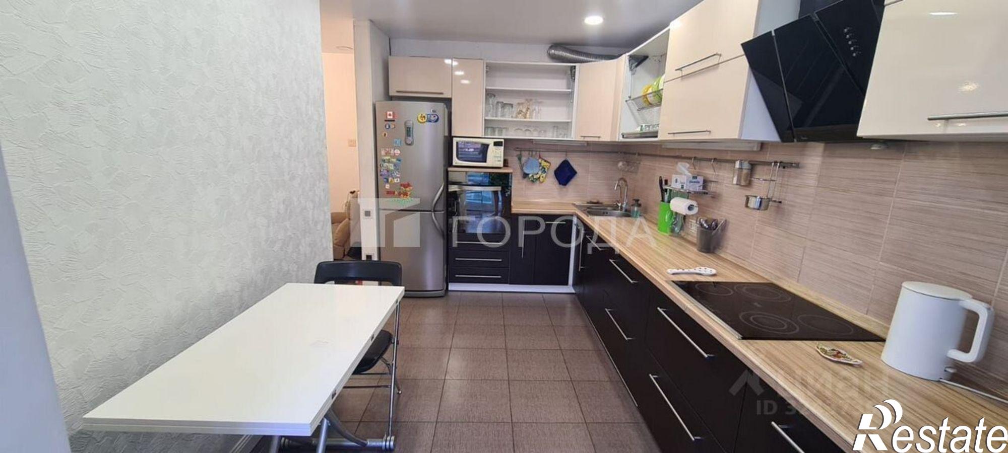 Купить квартиру за 12 700 000 рублей на ул Адмирала Горшкова, 38