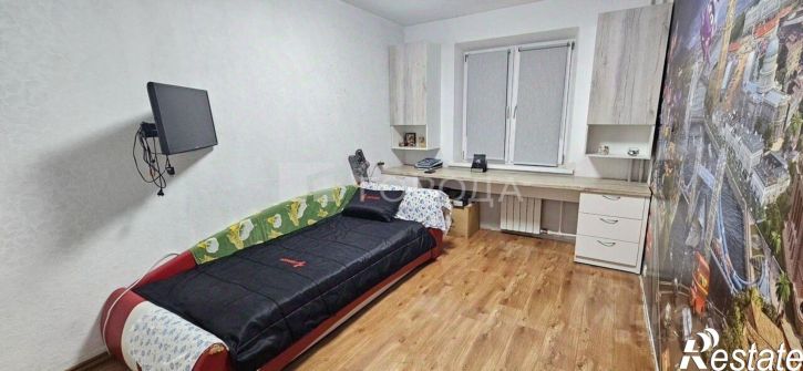 3-комн квартира ул Адмирала Горшкова, 38,  д. 38