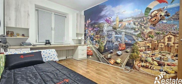 3-комн квартира ул Адмирала Горшкова, 38,  д. 38