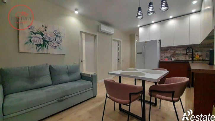 3-комн квартира пр-кт 100-летия Владивостока, 178,  д. 178