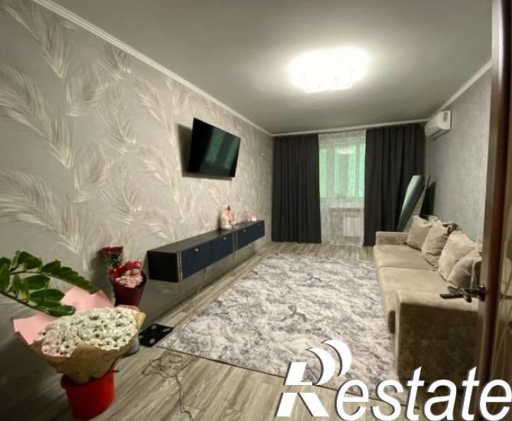 1-комн квартира Океанский проспект, 98