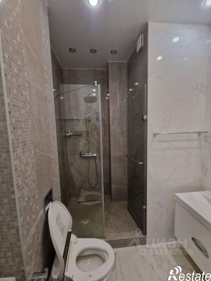 3-комн квартира ул Прапорщика Комарова, 58,  д. 58