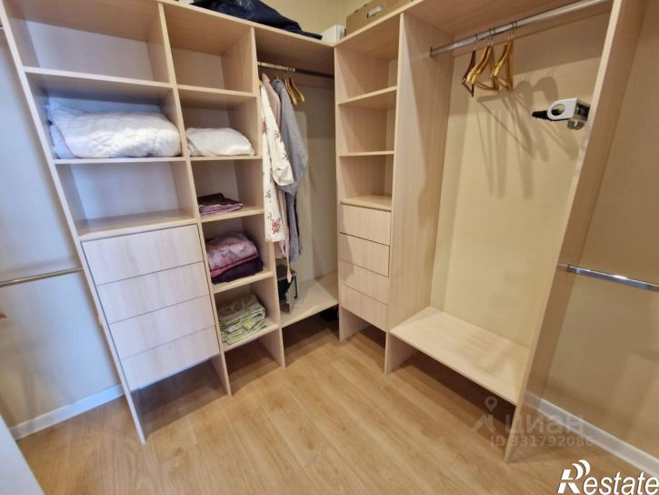 3-комн квартира ул Прапорщика Комарова, 58,  д. 58