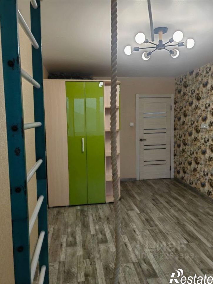 3-комн квартира ул Адмирала Горшкова, 44,  д. 44