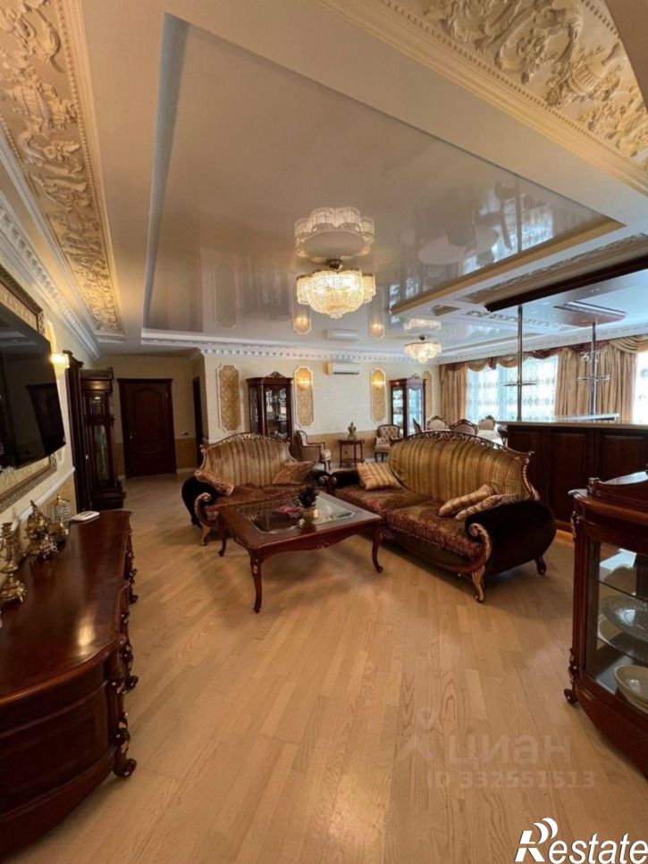 4-комн квартира ул Станюковича, 3,  д. 3