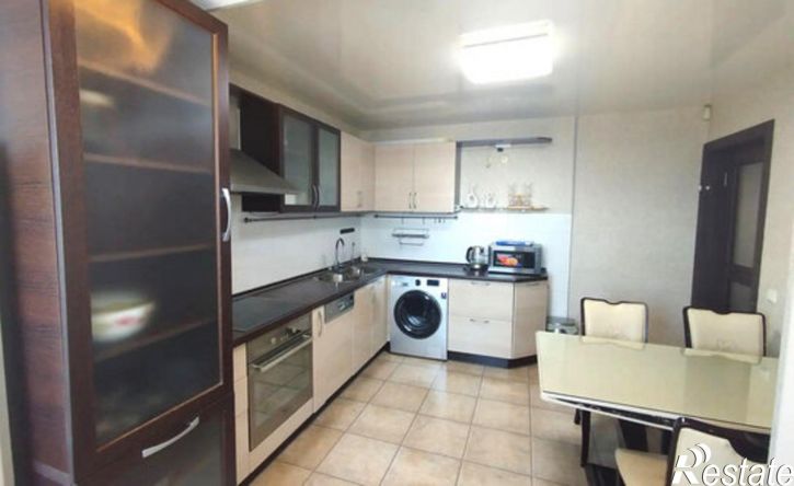 3-комн квартира ул Ладыгина, 19,  д. 19