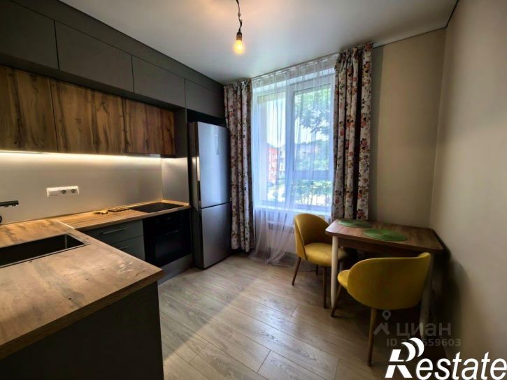 2-комн квартира улица Лесопитомник, 1Б к8,  д. 1Б к8