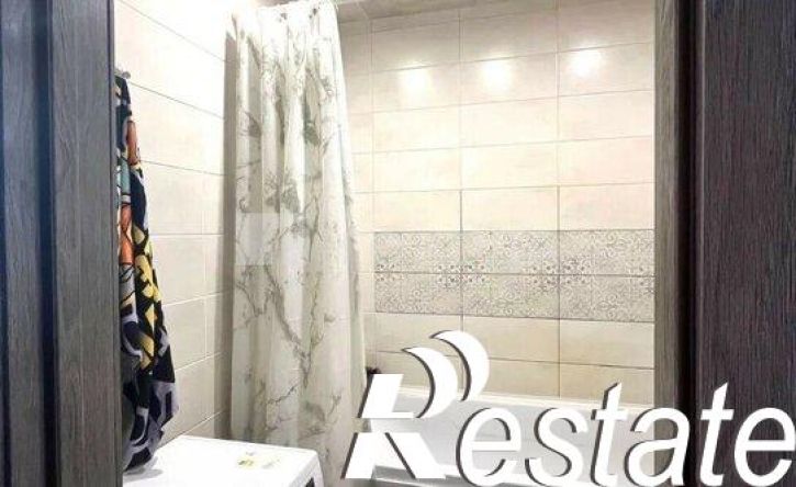 2-комн квартира улица Адмирала Горшкова, 83,  д. 83