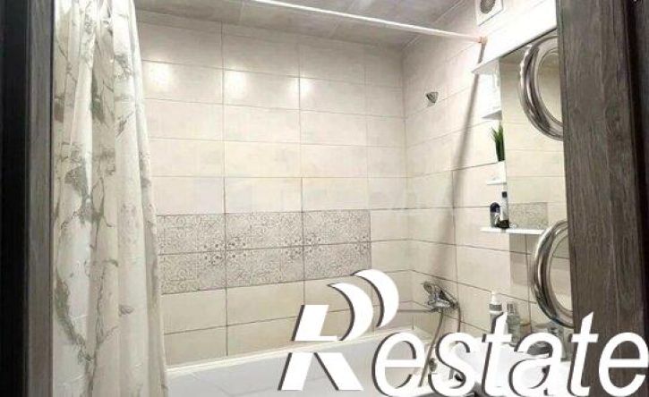 2-комн квартира улица Адмирала Горшкова, 83,  д. 83